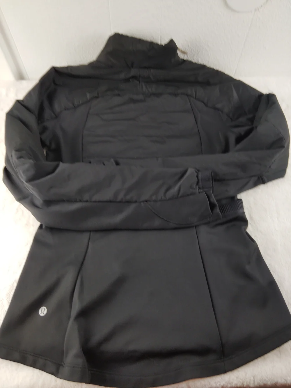 Lululemon Down For It All Sweatshirt Black sz 6 like new